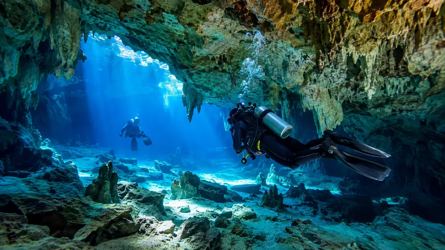 Cenoten- und Höhlentauchen von Cancún